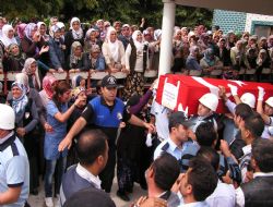 Şehit polis gözyaşlarıyla uğurlandı